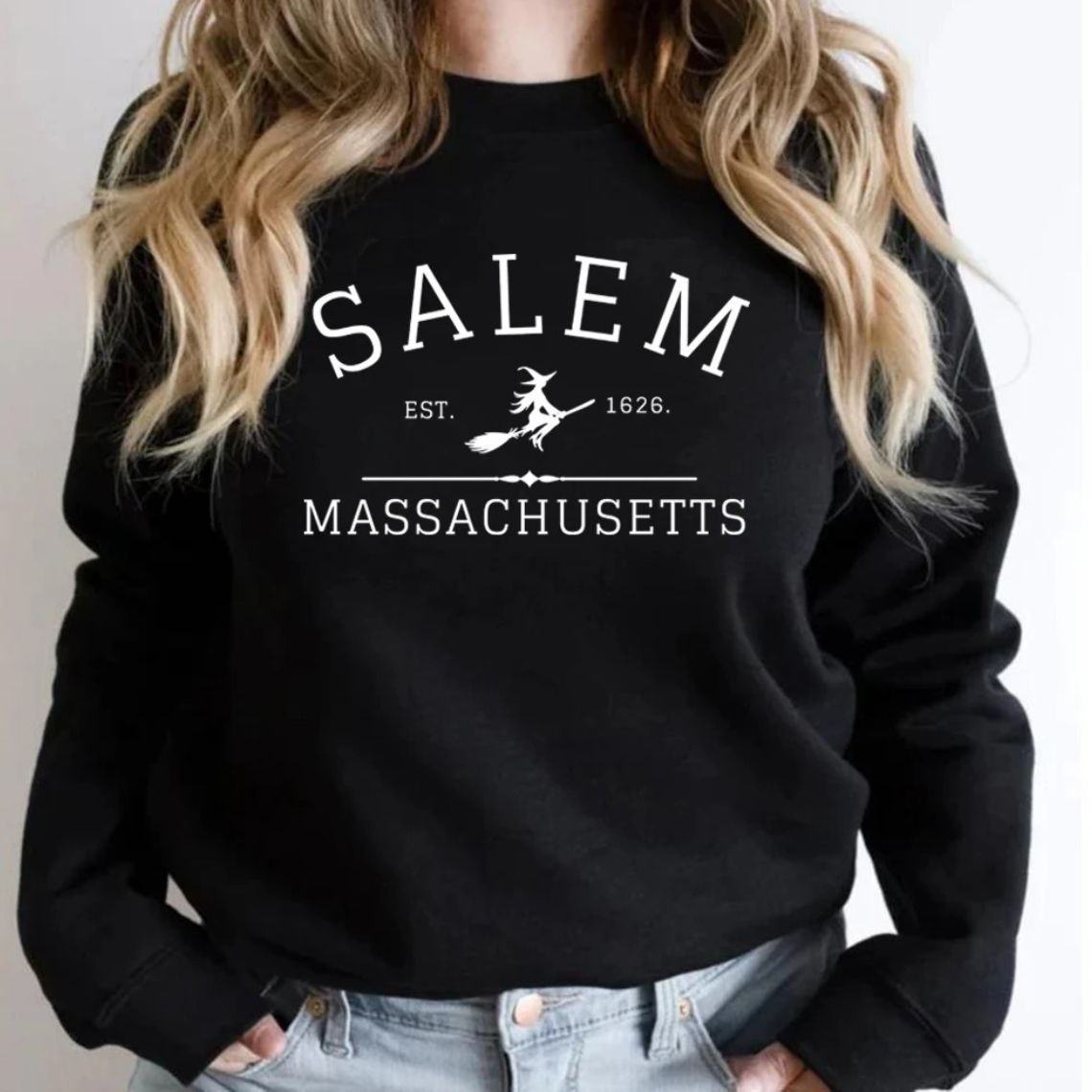 Beatrice | Damen Winter-Sweatshirt mit Hexenmotiv