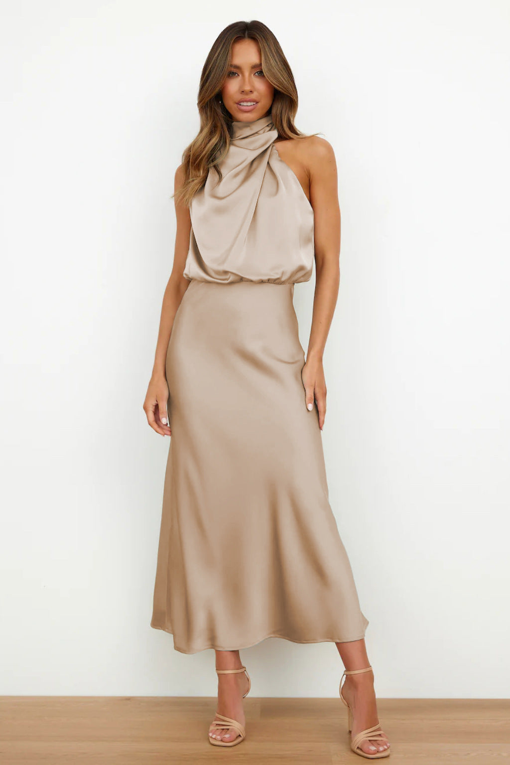 Claudia | Elegantes Halterneck Satin Kleid