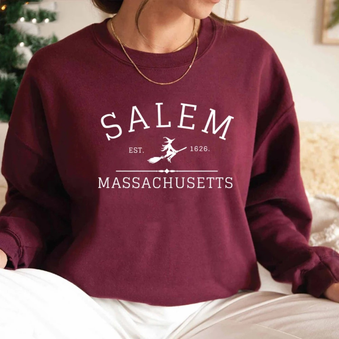 Beatrice | Damen Winter-Sweatshirt mit Hexenmotiv
