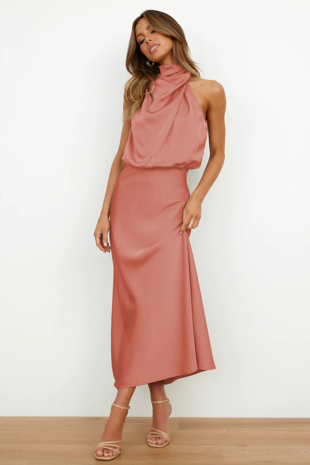 Claudia | Elegantes Halterneck Satin Kleid