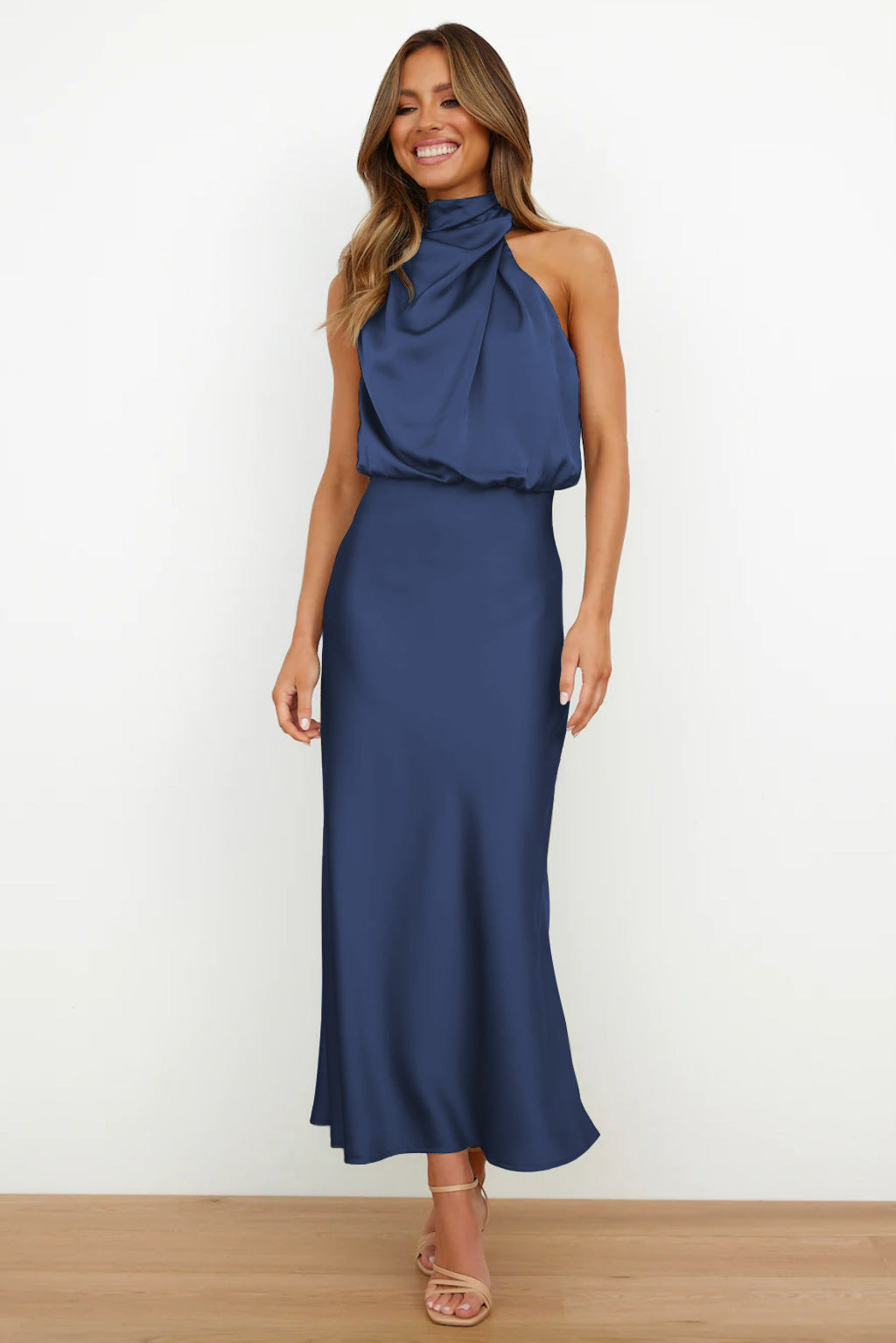 Claudia | Elegantes Halterneck Satin Kleid