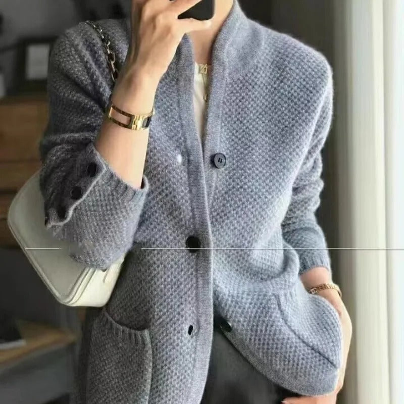 Marie | Damen Winter Strickjacke mit Knöpfen