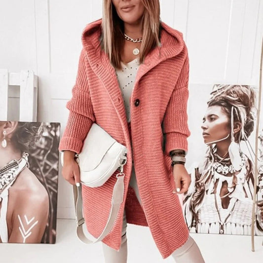 Carolin | Damen Kuschelige Winter-Kapuzenstrickjacke mit Knöpfen