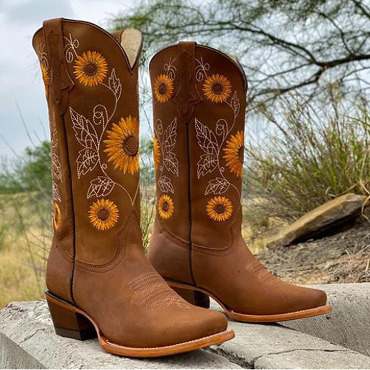 Stefanie | Elegante Stiefel mit Sonnenblumen-Stickerei
