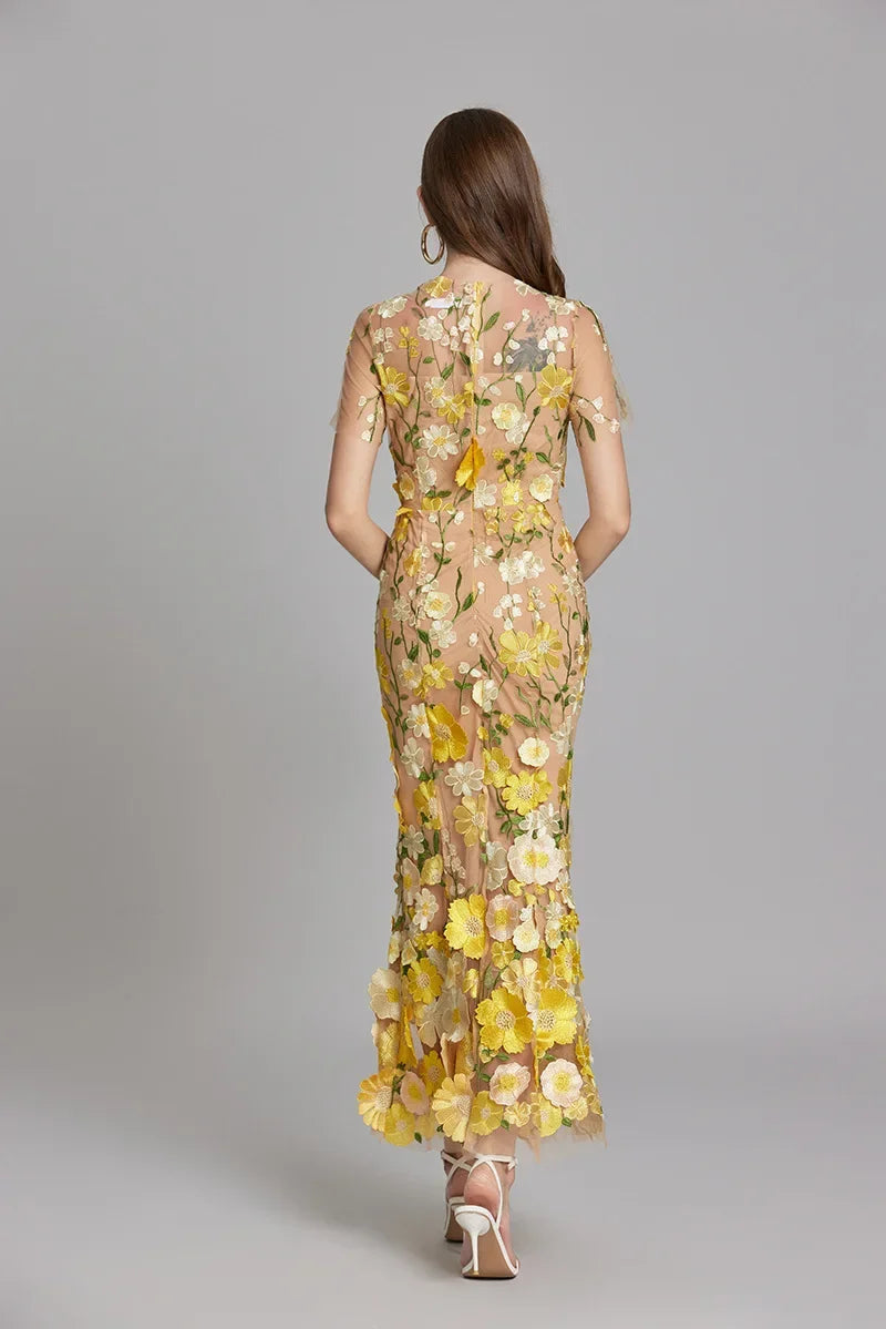 Lara | Elegantes Blumenkleid aus Mesh