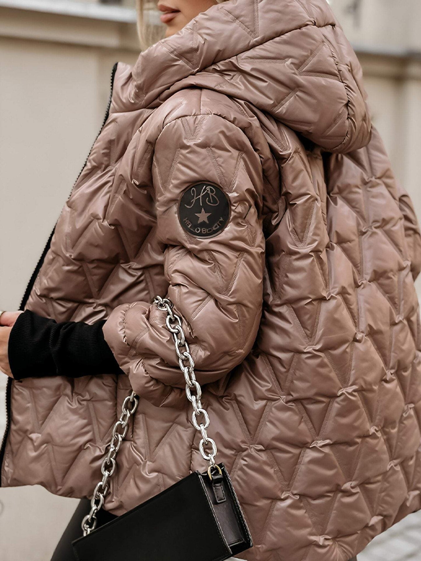 Margot | Diamantgesteppte Daunenjacke mit Kapuze