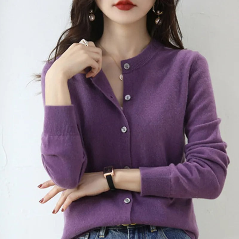 Daniela | Damen Strickjacke mit Knopfleiste und Rundhalsausschnitt